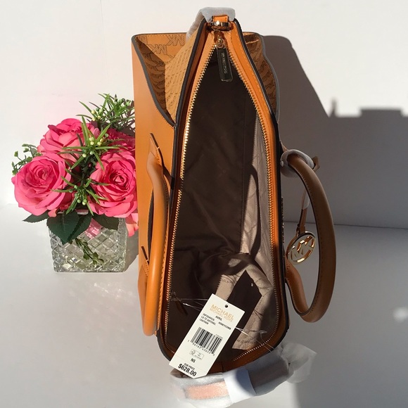 Michael Kors Avril LG Satchels - Picture 6 of 9